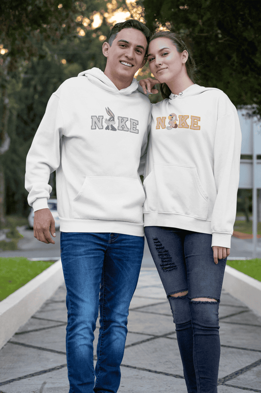 Bugs ve Lola Bunny Nakışlı Çift Kombin Tişört, Sweatshirt &amp; Hoodie